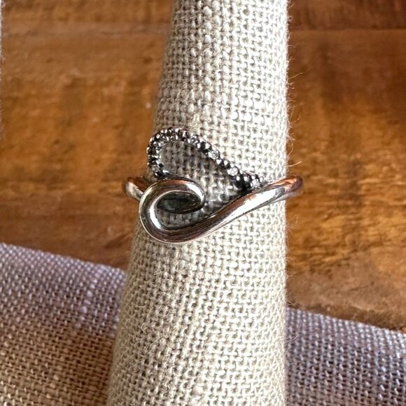 Sterling Silver Heart Ring W/ Diamond Accents Size 6 Elegant Design Stamped 925 - Picture 1 of 9
